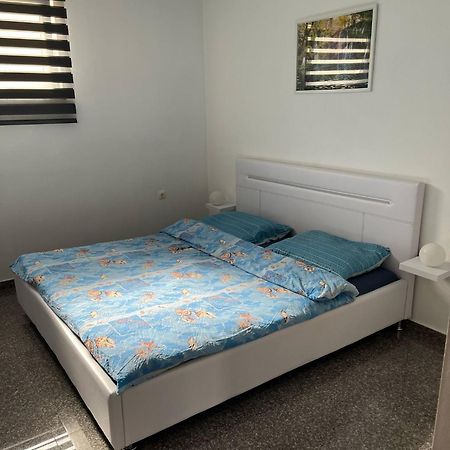 Apartments Ban Galižana Eksteriør bilde