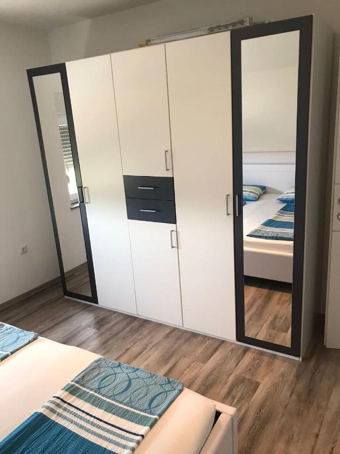 Apartments Ban Galižana Eksteriør bilde