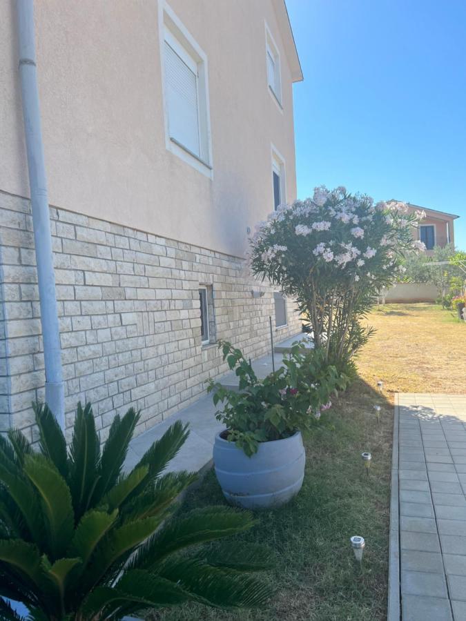 Apartments Ban Galižana Eksteriør bilde