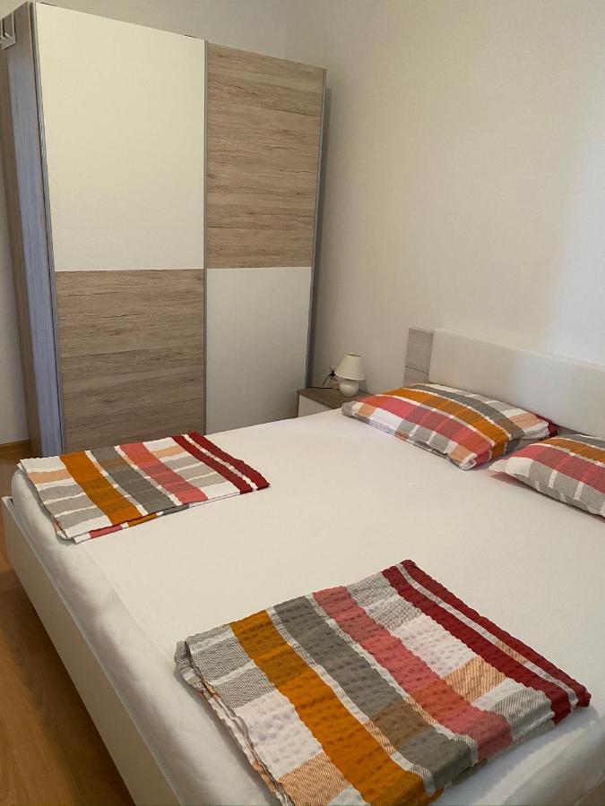 Apartments Ban Galižana Eksteriør bilde