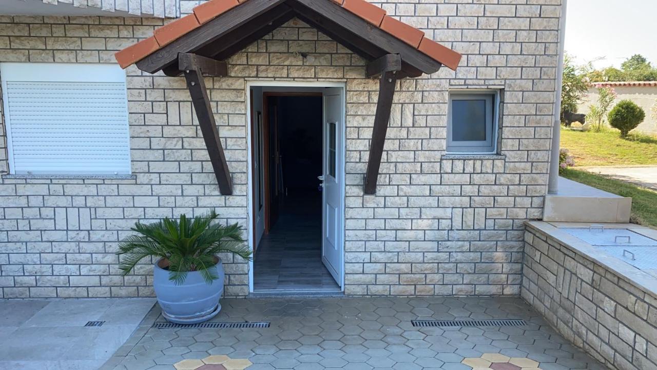 Apartments Ban Galižana Eksteriør bilde