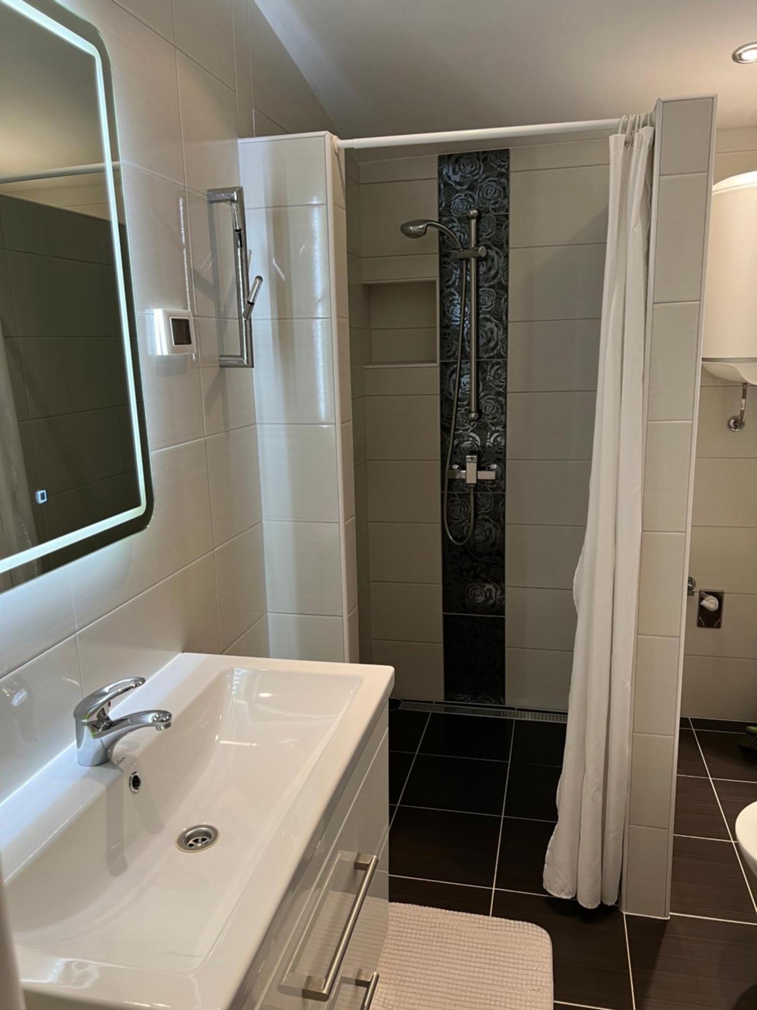 Apartments Ban Galižana Eksteriør bilde