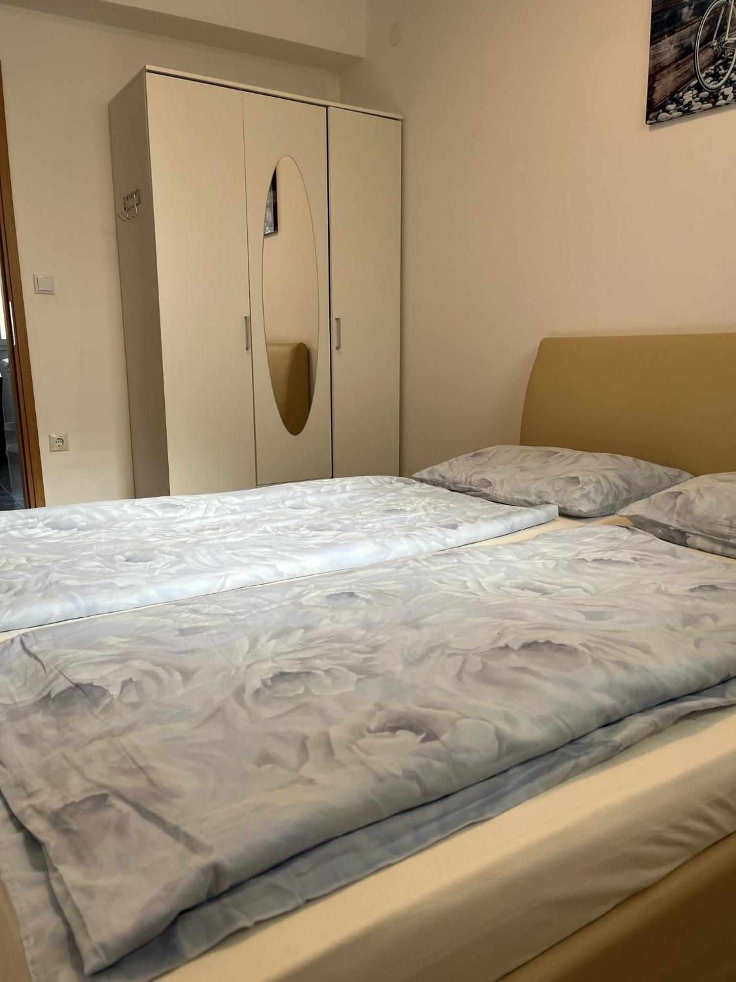 Apartments Ban Galižana Eksteriør bilde